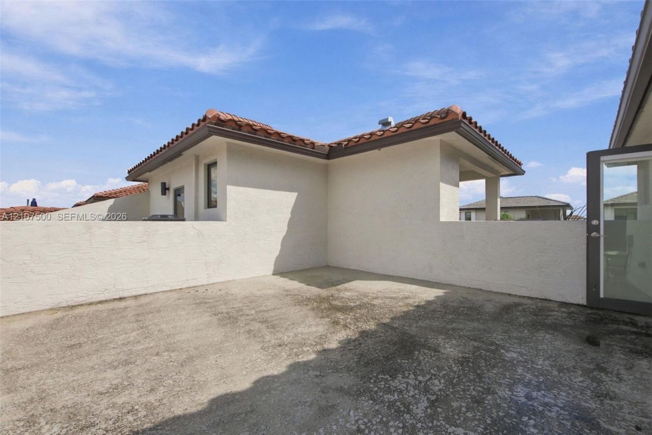 4274 NW 83rd Ave , Doral, FL 33166 Photo