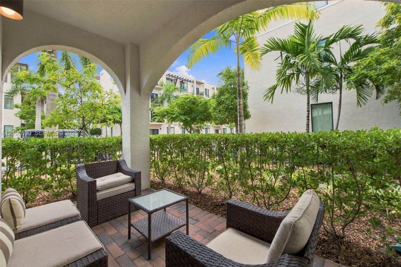 4274 NW 83rd Ave , Doral, FL 33166 Photo