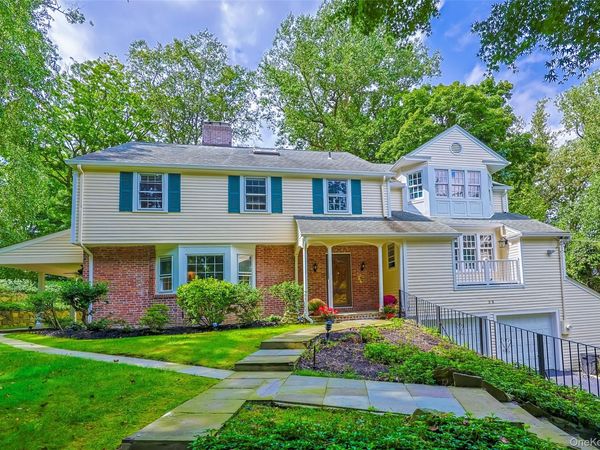 38 The Oaks , Roslyn, NY 11576