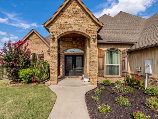 413 S Riverside Drive, Moore, OK 73160