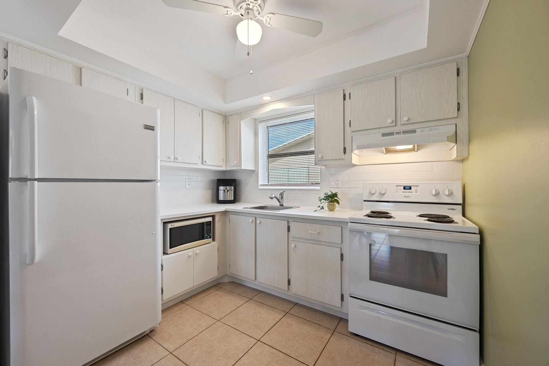 2691 Dudley Drive E, Unit D, West Palm Beach, FL 33415 Photo