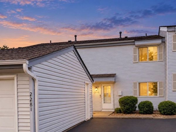 2281 Pond Avenue , Maplewood, MN 55119