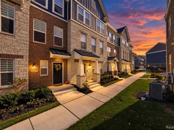 42975 Atwood Avenue Avenue, Unit 41, Novi, Mi 48375