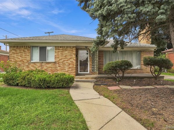 22001 Beverly Street, Oak Park, Mi 48237