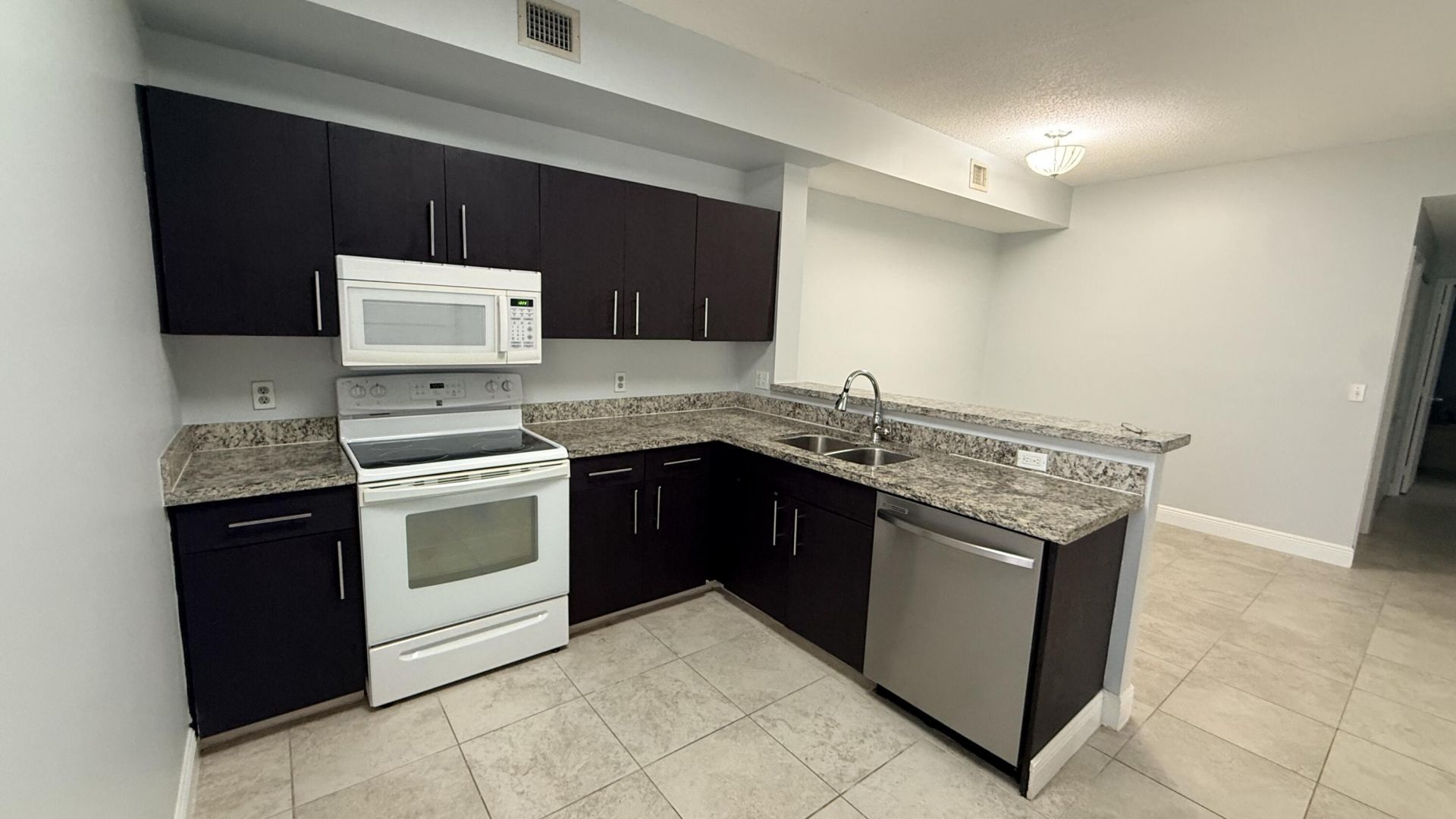 6944 SW 39th Street, Unit B103, Davie, FL 33314 Photo