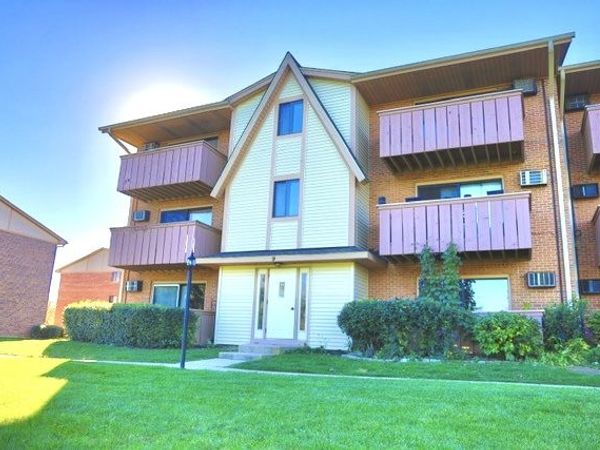 9 Cedar Court , Unit 7, Vernon Hills, IL 60061