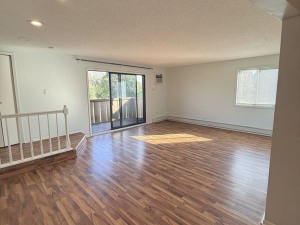 9 Cedar Court, Unit 7, Vernon Hills, IL 60061