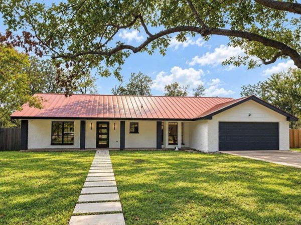 9009 Comburg DR, Austin, TX 78748