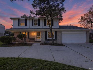 22124 Chatsford Circuit Street, Southfield, Mi 48034