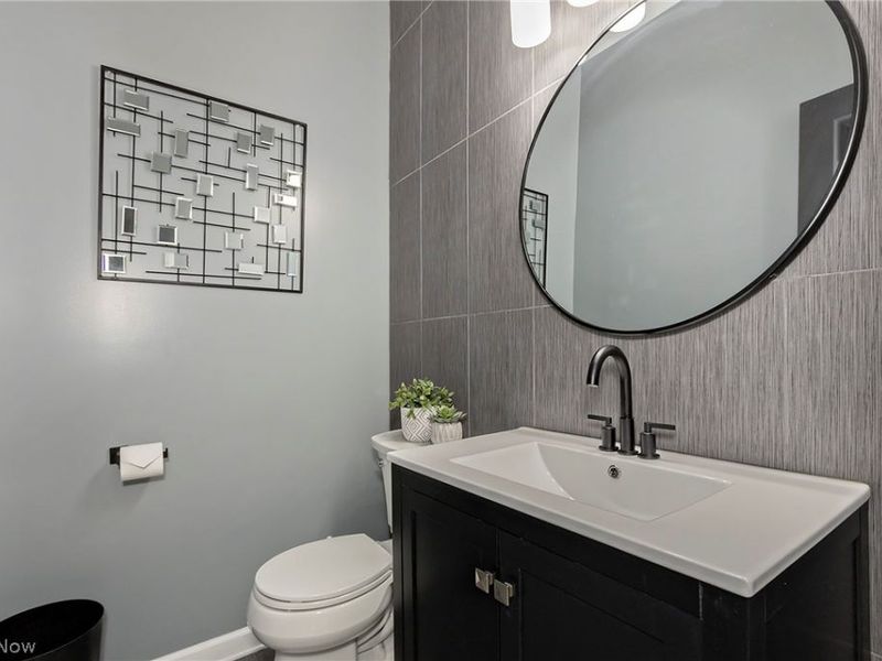 1423 Kenilworth Avenue, Cleveland, OH 44113 Photo 17