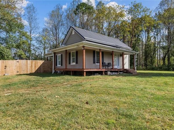 149 Lovers Lane , Mount Airy, NC 27030
