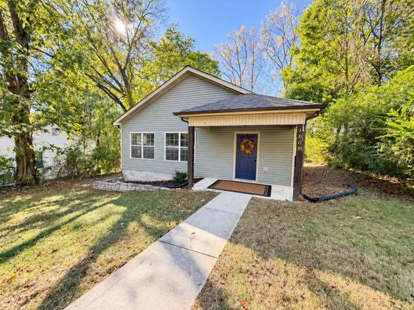 1008 Swift Dr , Clarksville, TN 37040