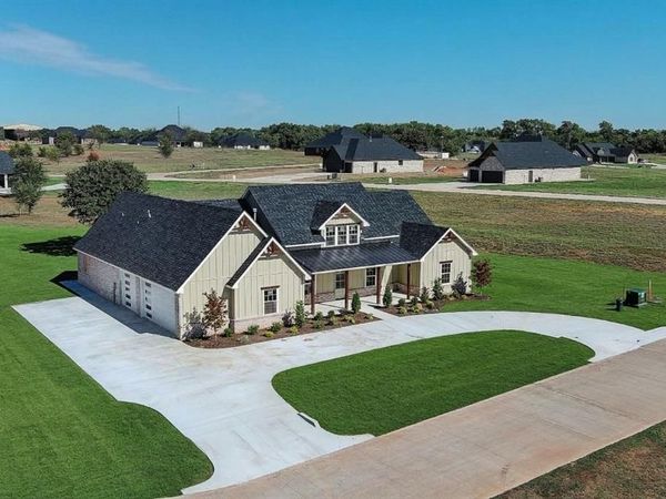 2438 Wind River Circle, Blanchard, OK 73010