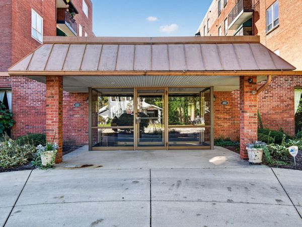 450 W Downer Place , Unit 3D, Aurora, IL 60506