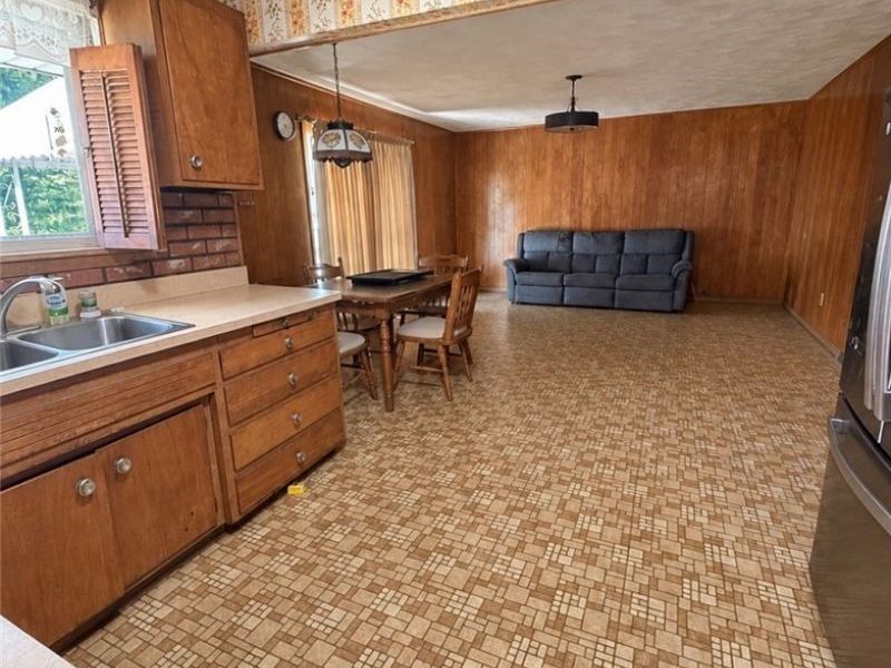 470 Karl Drive, Richmond Heights, OH 44143 Photo 10