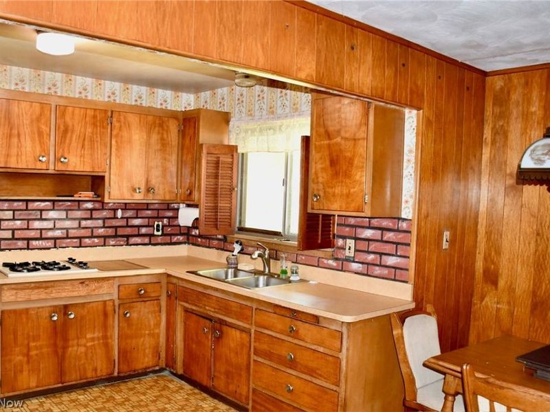 470 Karl Drive, Richmond Heights, OH 44143 Photo 8