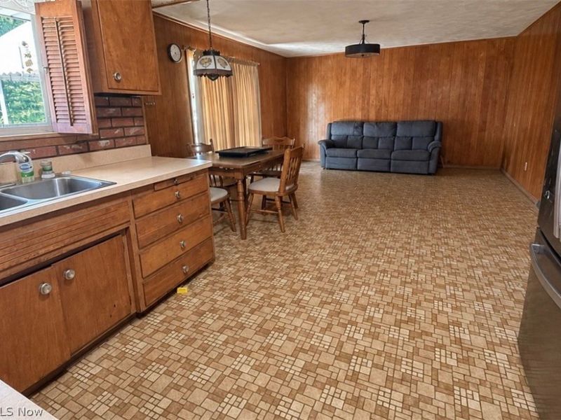 470 Karl Drive, Richmond Heights, OH 44143 Photo 9