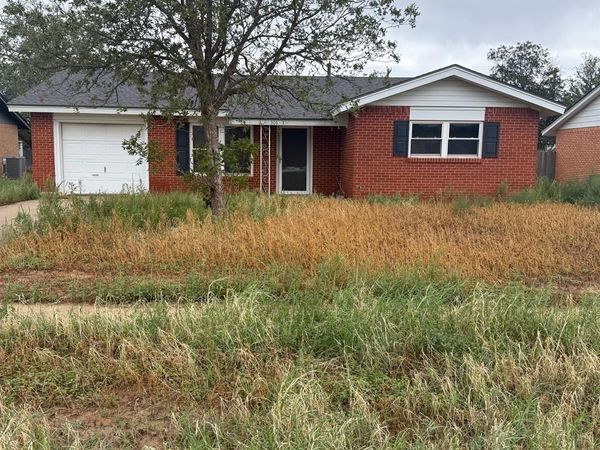306 Osage Avenue , Post, TX 79356