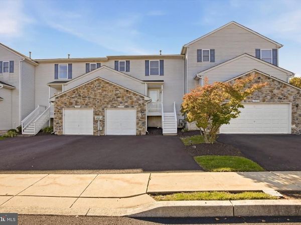 2454 GREENVIEW CMNS, QUAKERTOWN, PA 18951