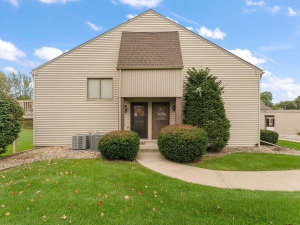 953 Millpond Road N , Valparaiso, IN 46385