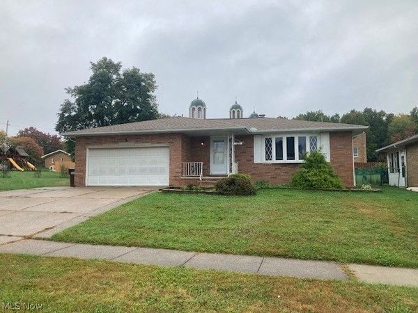 1201 Winchester Drive, Parma, OH 44134