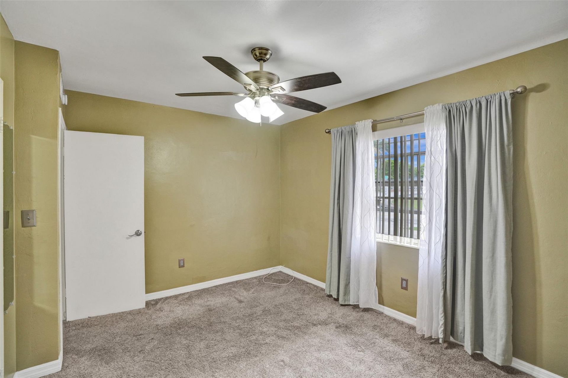 2180 NW 105th Terrace, Miami, FL 33147 Photo