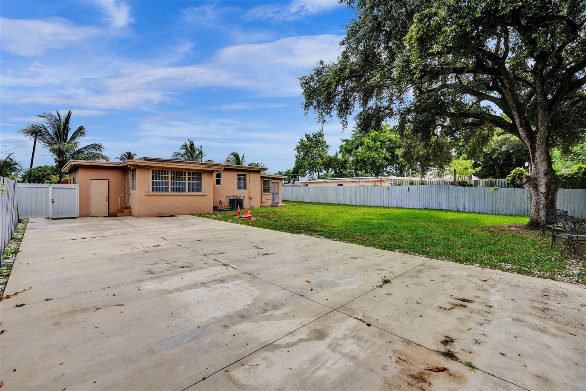 2180 NW 105th Terrace, Miami, FL 33147 Photo