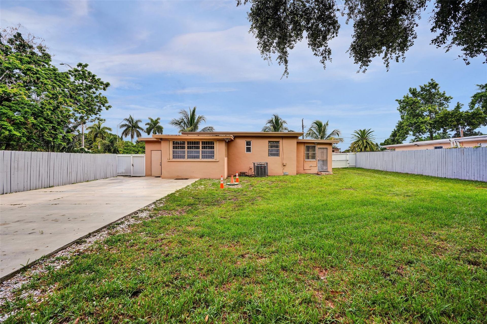 2180 NW 105th Terrace, Miami, FL 33147 Photo
