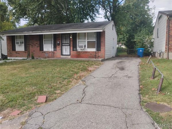 10435 Castle Drive, St Louis, MO 63136