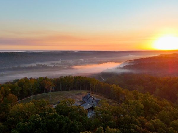 16000 Sunrise Watch Rd , Centerville, TN 37033