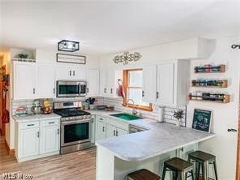 3874 April Drive, Uniontown, OH 44685 Photo 4