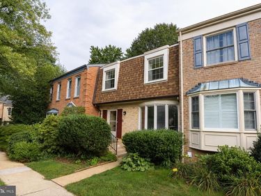 6611 ROSECROFT PLACE, FALLS CHURCH, VA 22043