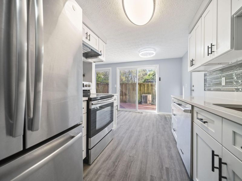 2538 Nassau Drive, Unit 29B, Columbus, OH 43232 Photo 8