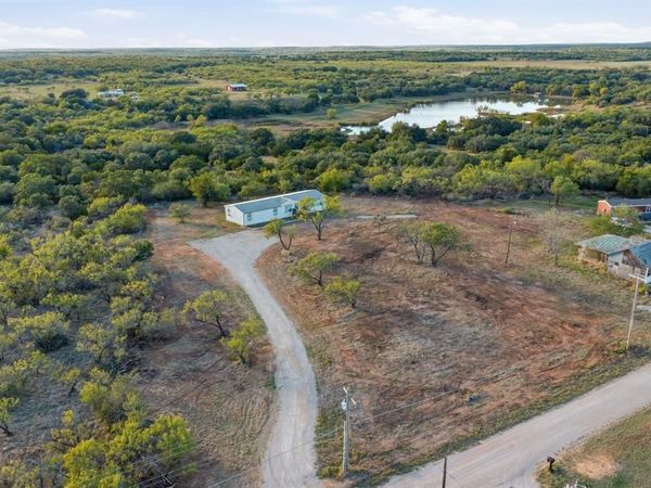 611 Austin Street , Cisco, TX 76437