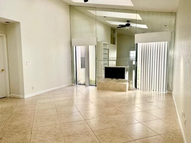 7045 Golf Pointe Circle, Unit 7045, Tamarac, FL 33321 Photo