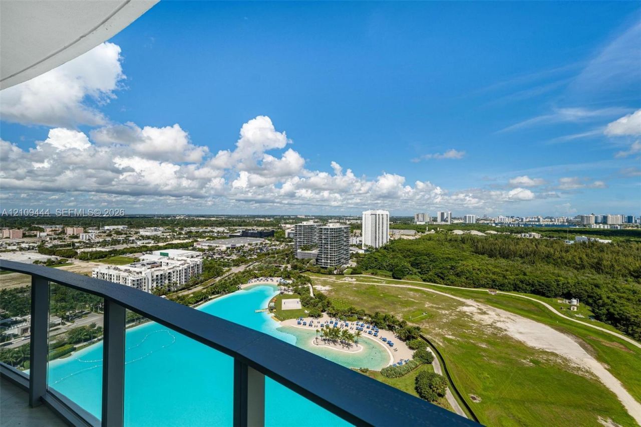 2411 Laguna Cir , Unit 2311, North Miami, FL 33180 Photo