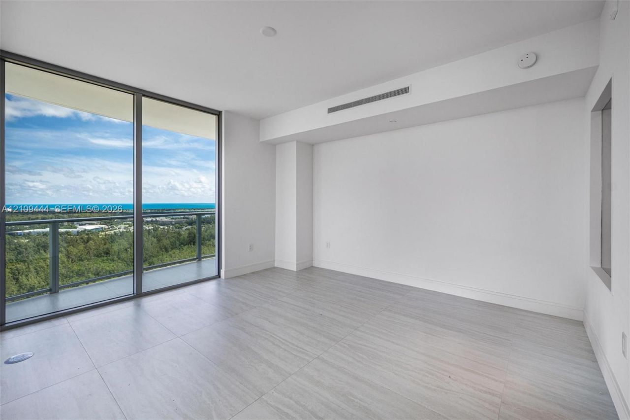 2411 Laguna Cir , Unit 2311, North Miami, FL 33180 Photo
