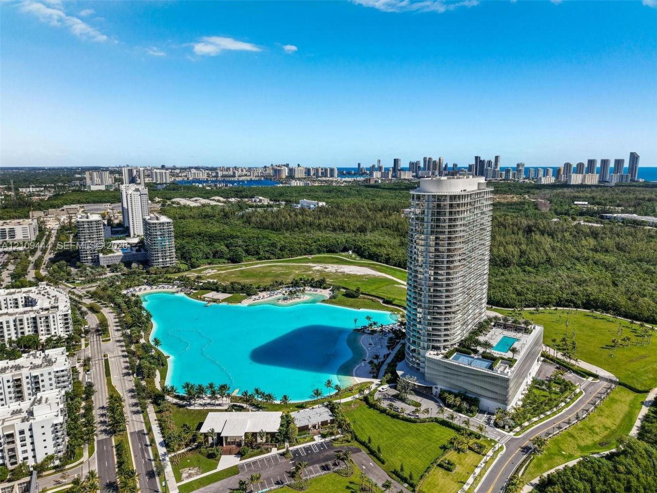 2411 Laguna Cir , Unit 2311, North Miami, FL 33180 Photo