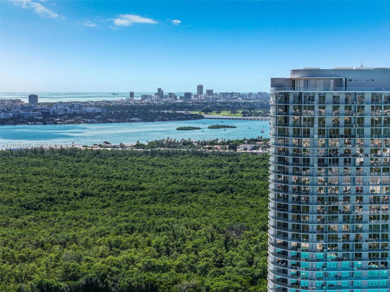 2411 Laguna Cir , Unit 2311, North Miami, FL 33180 Photo