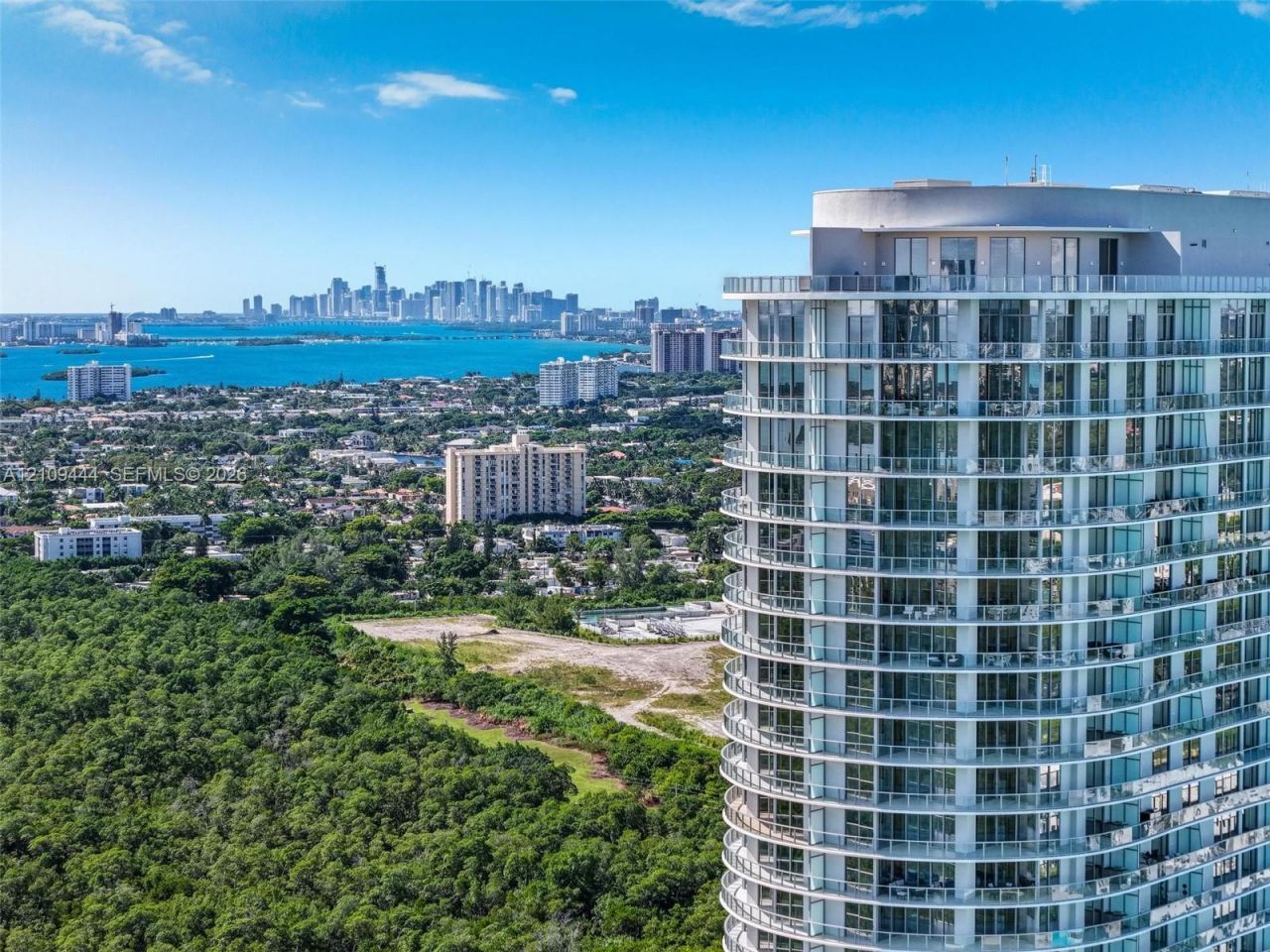 2411 Laguna Cir , Unit 2311, North Miami, FL 33180 Photo