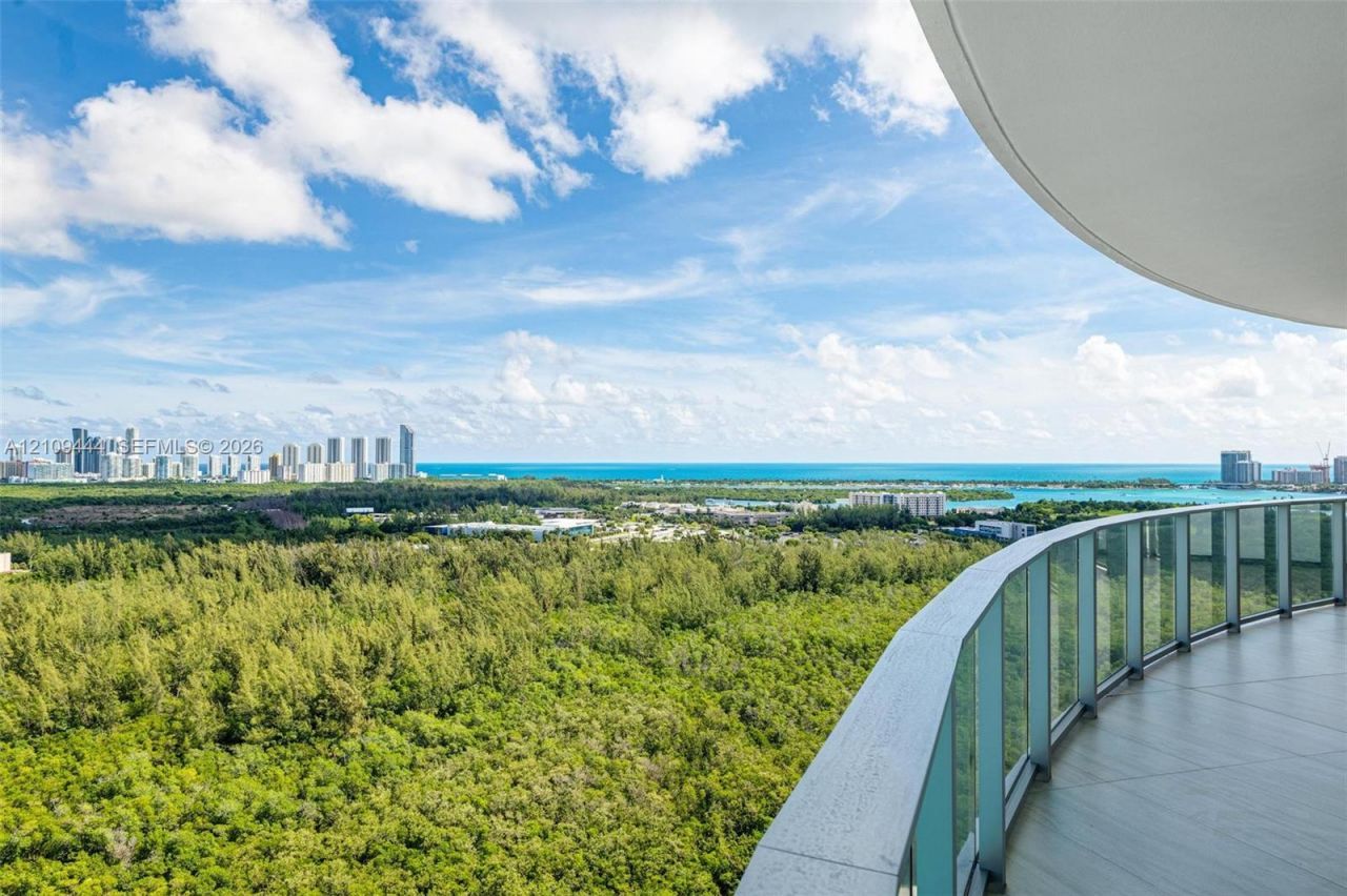 2411 Laguna Cir , Unit 2311, North Miami, FL 33180 Photo