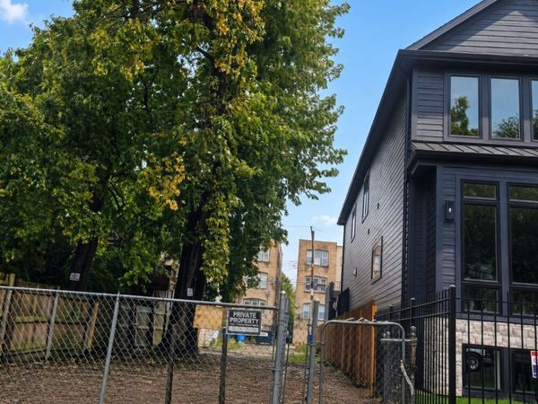 3510 W Belden Avenue, Chicago, IL 60647