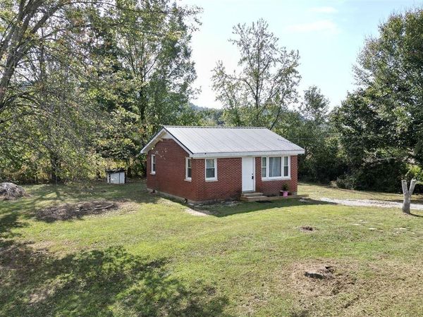 1073 Howard's Bottom Road, Burkesville, KY 42727