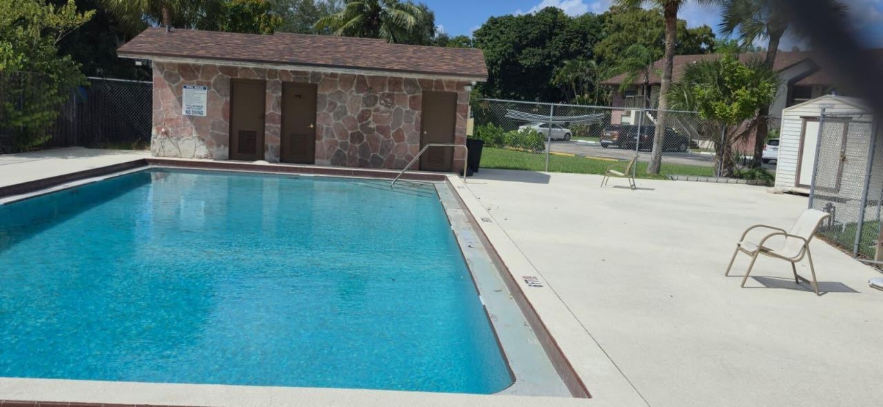 6020 Shakerwood Circle, Unit 203, Tamarac, FL 33319 Photo