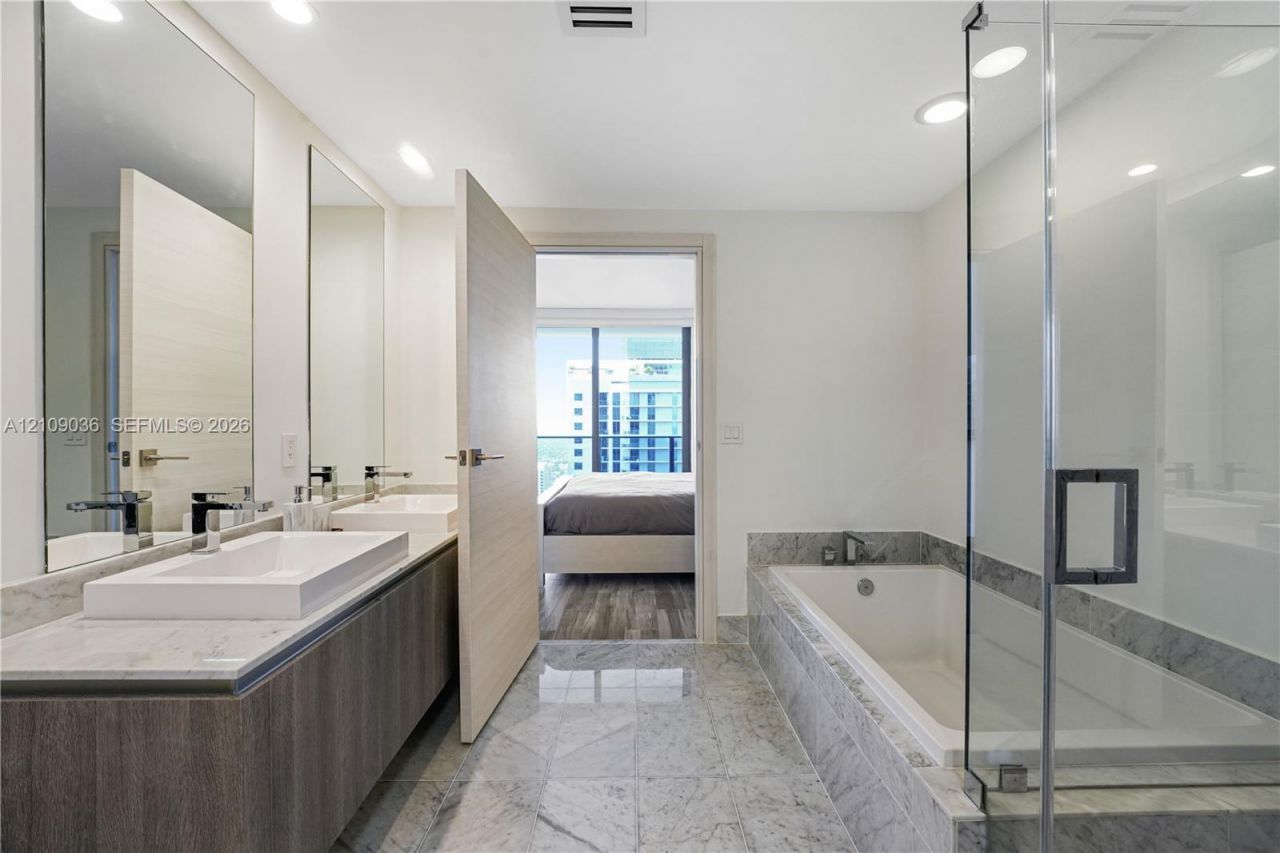 801 S Miami Ave , Unit 4410, Miami, FL 33130 Photo