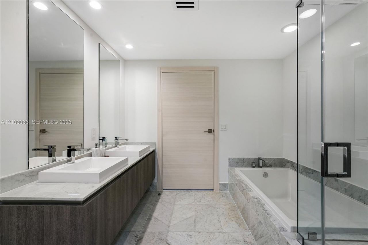 801 S Miami Ave , Unit 4410, Miami, FL 33130 Photo