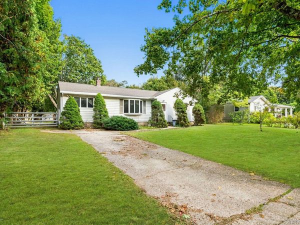 67 Weeks Avenue , Manorville, NY 11949