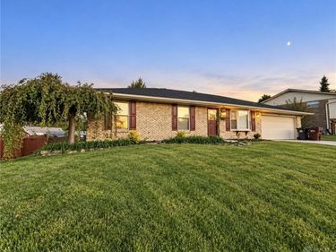 6230 7 Pines Drive, West Carrollton, OH 45449