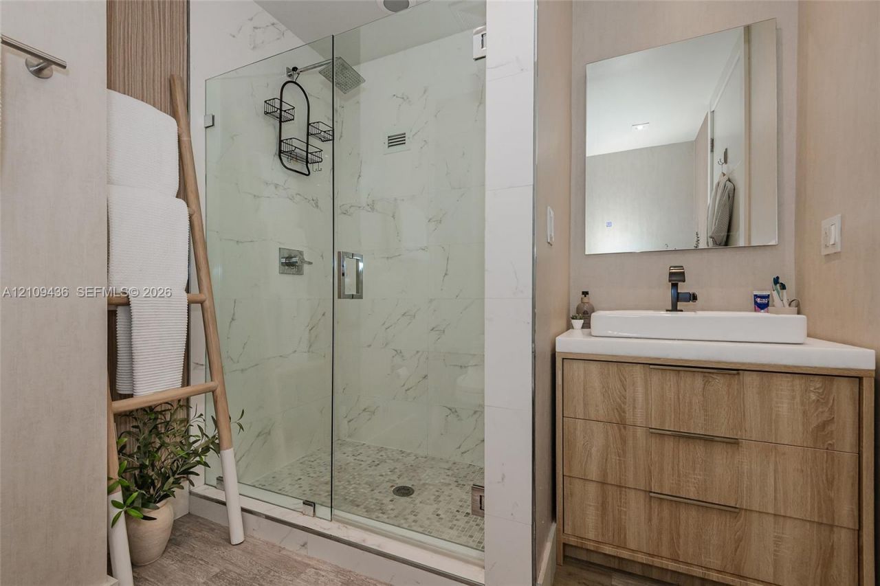 2301 Collins Ave , Unit 1615, Miami Beach, FL 33139 Photo