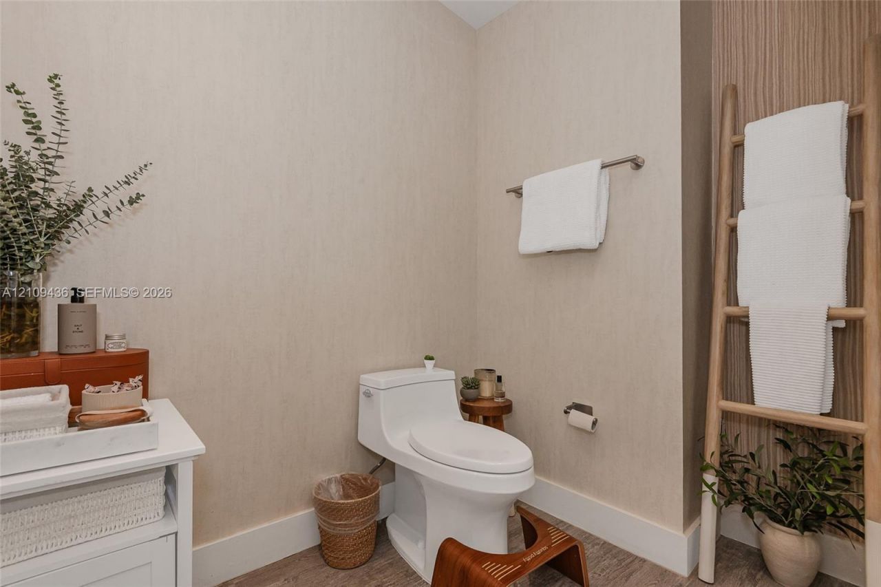 2301 Collins Ave , Unit 1615, Miami Beach, FL 33139 Photo